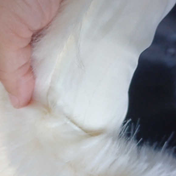 Vintage Faux Fur wrap, beautiful, well made, feels like real, but no tags, satin - Picture 6 of 8